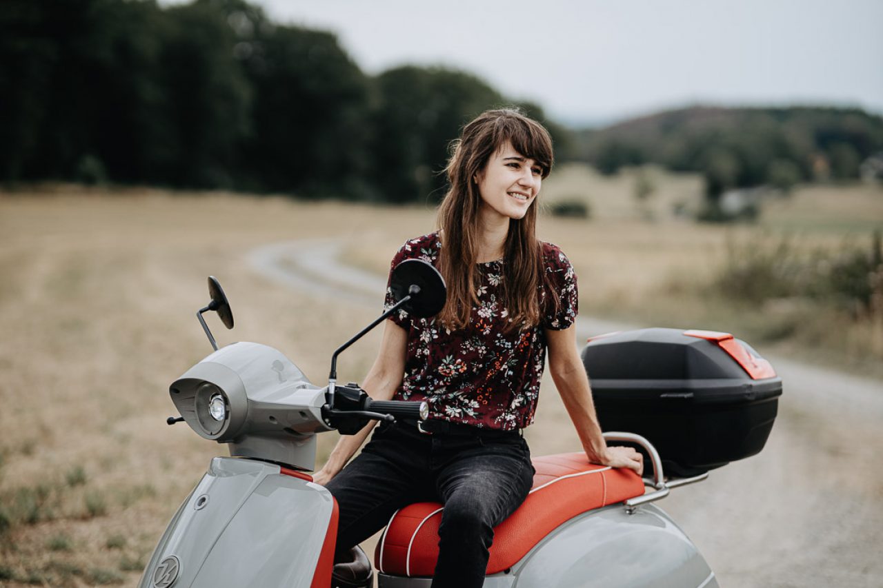 Modell 54i:gnite auf dem Feldweg